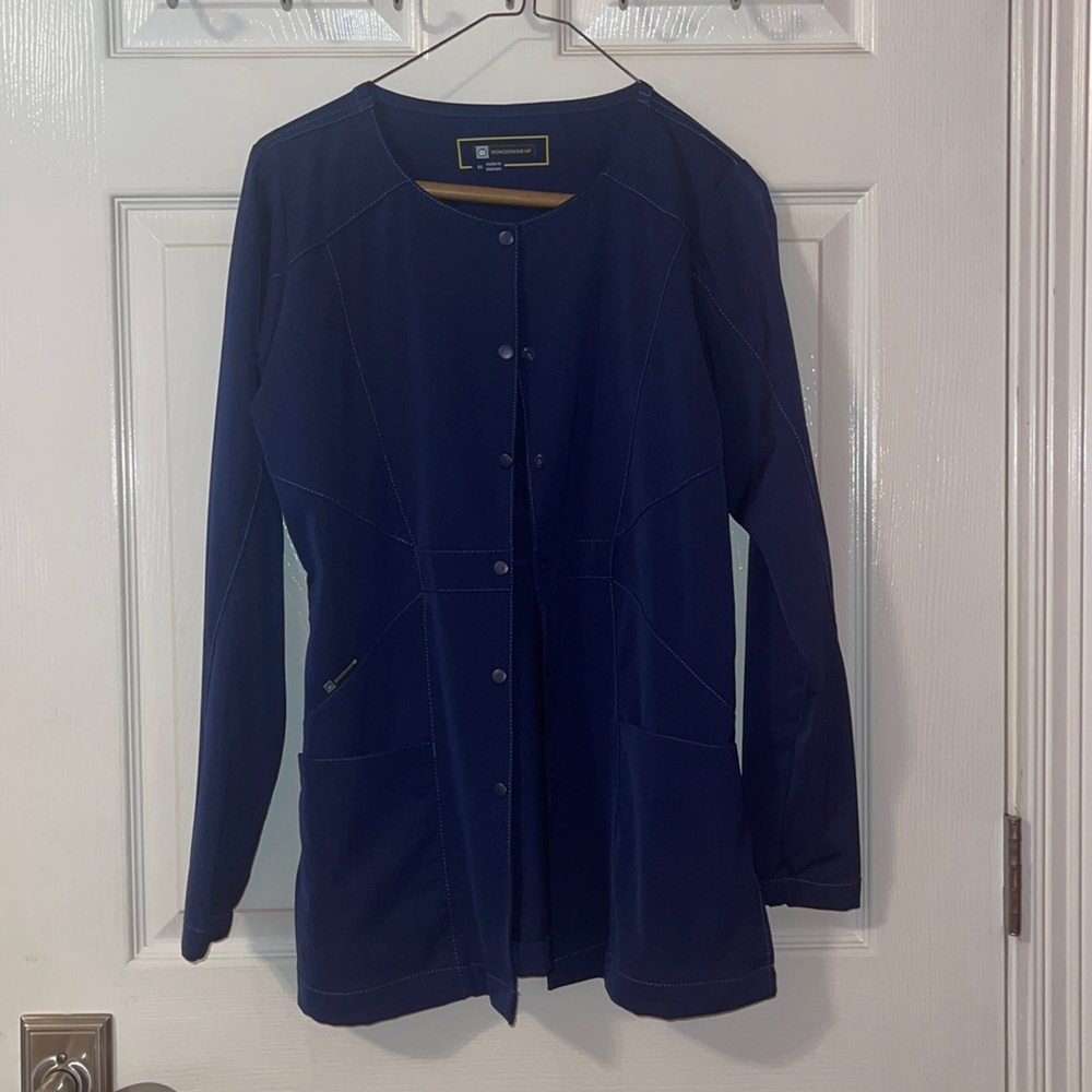 Wonder Wink Scrub Jacket Size XS